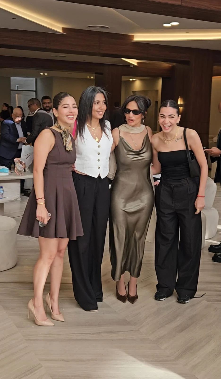 الفنانة أمل رزق تحتفل بعقد قران ابنتها بحضور كبار النجوم .. فيديو