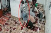 مشهد مروع لاقتحام مسجد بالشوم أثناء الصلاة.. صور