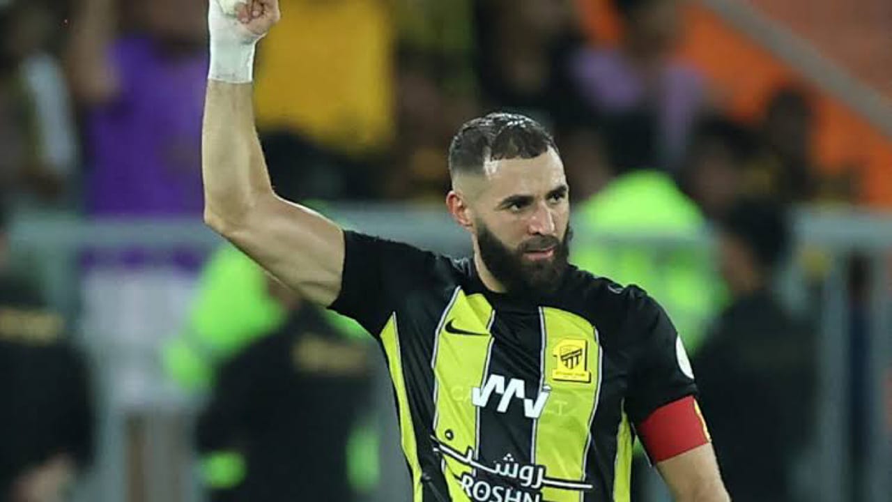 الاتحاد يحسم مصير قائده كريم بنزيما