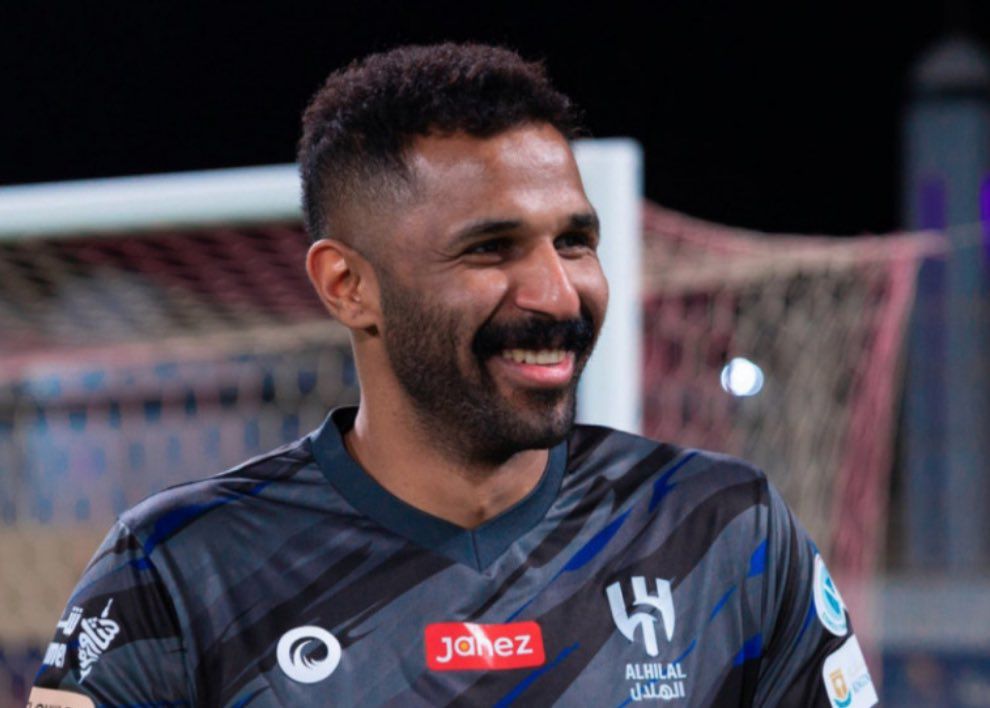 الجماز يشعل الوسط الرياضي بتغريدة مثيرة عن لاعبي الهلال.. صور