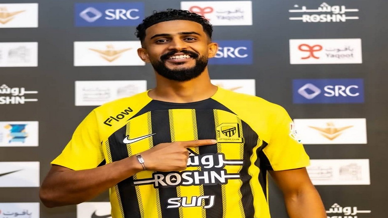 عبدالإله العمري يعلق على مستقبله: لكل حادثٍ حديث