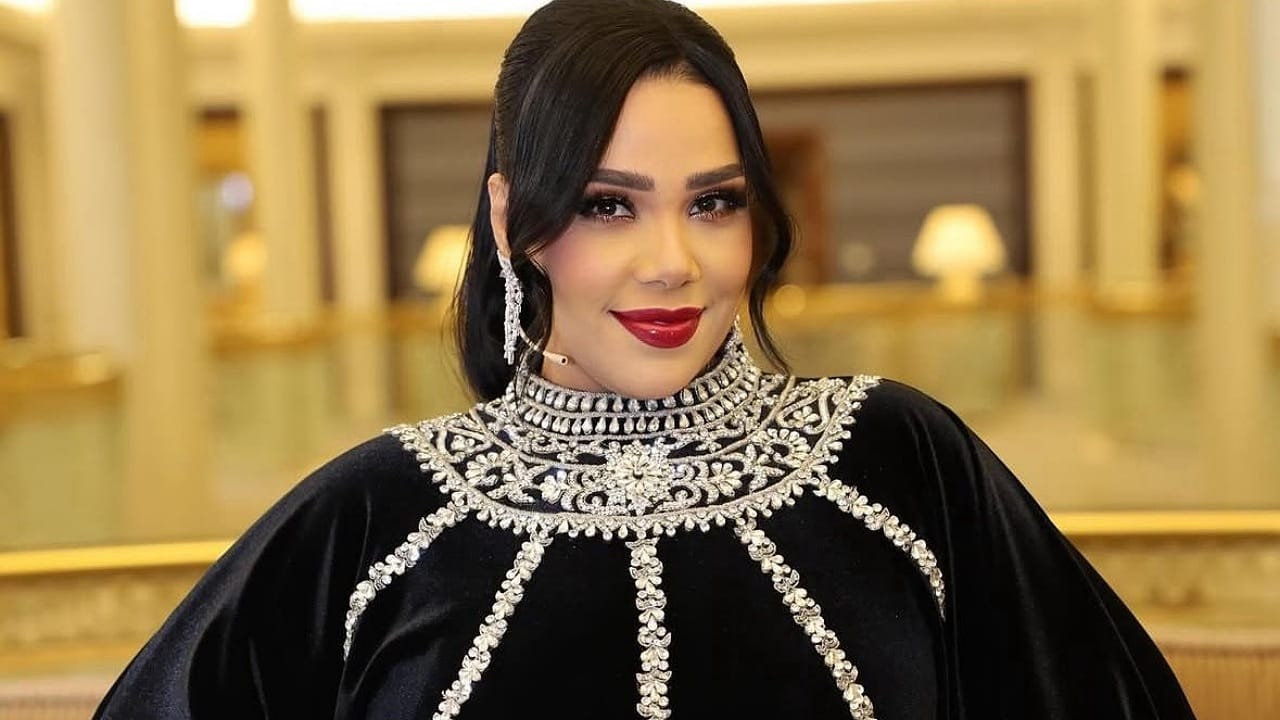شيماء سيف تثير الجدل برسالة نارية وتلغي متابعة زوجها
