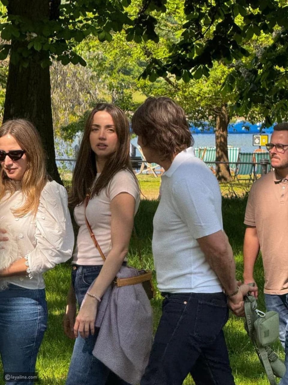 جولة خاصة تجمع كروز ودي أرماس في لندن وسط تساؤلات عن طبيعة العلاقة