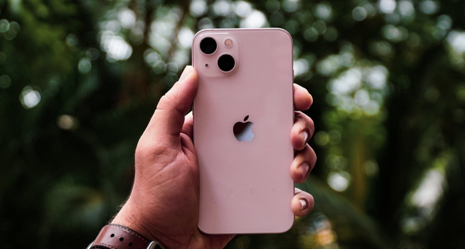 برامج تجسس تداهم هواتف آيفون