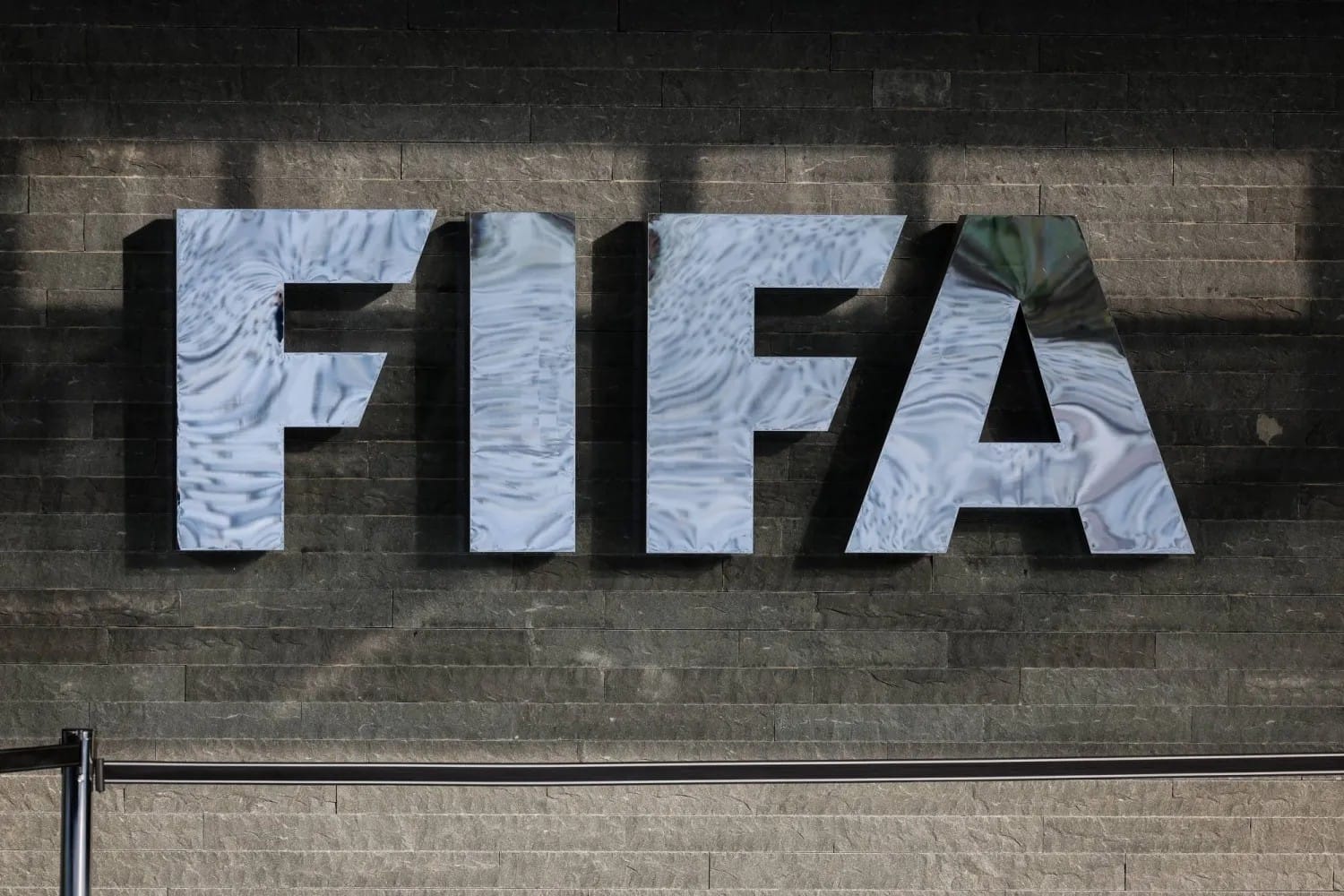 الفيفا يوجه ضربة قوية للتلاعب بالنتائج ويعاقب ناديين بالهبوط