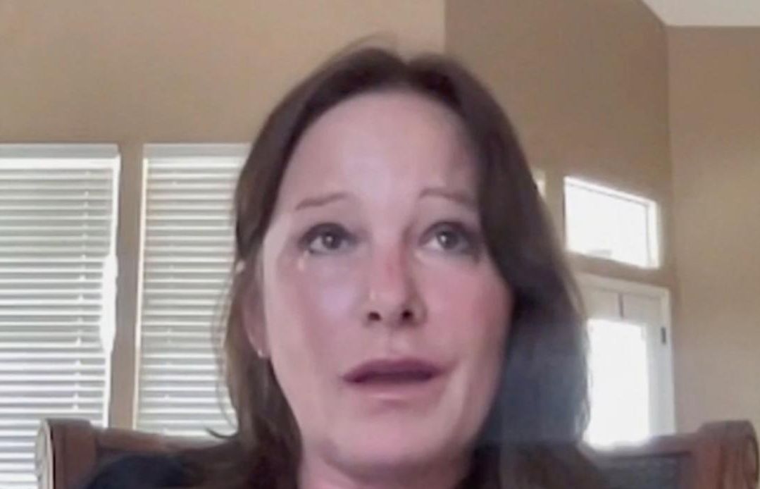 امرأة تتعرض لاعتداء جنسي على متن طائرة