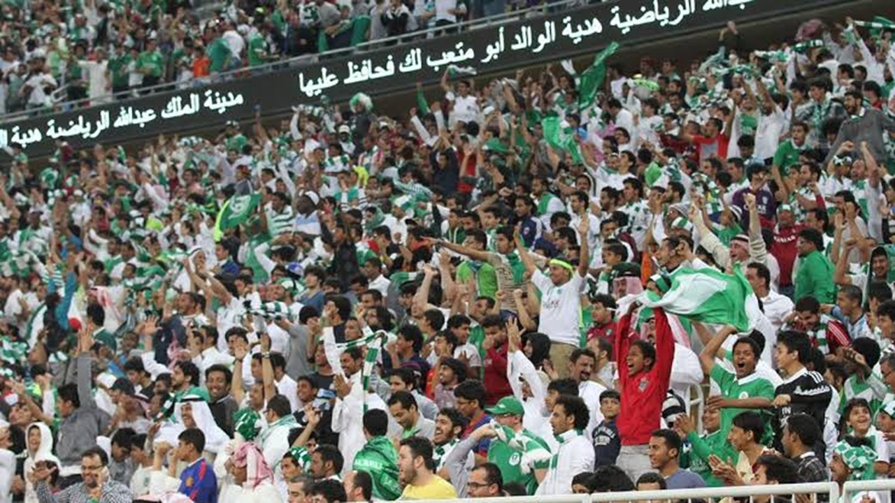 مراسل &#8220;سكاي سبورت&#8221;: أجواء استثنائية أمام مقر الأهلي قبل نهائي آسيا