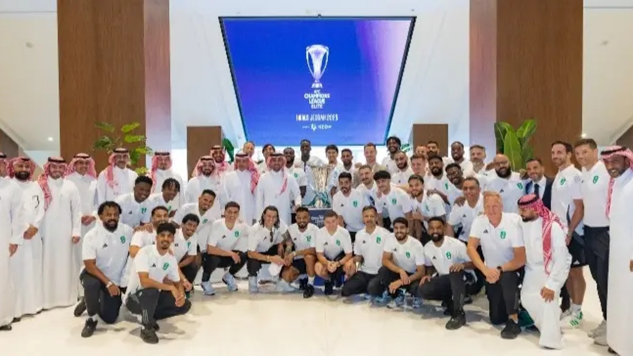 وزير الرياضة يستقبل الأهلي عقب التتويج ببطولة آسيا للنخبة