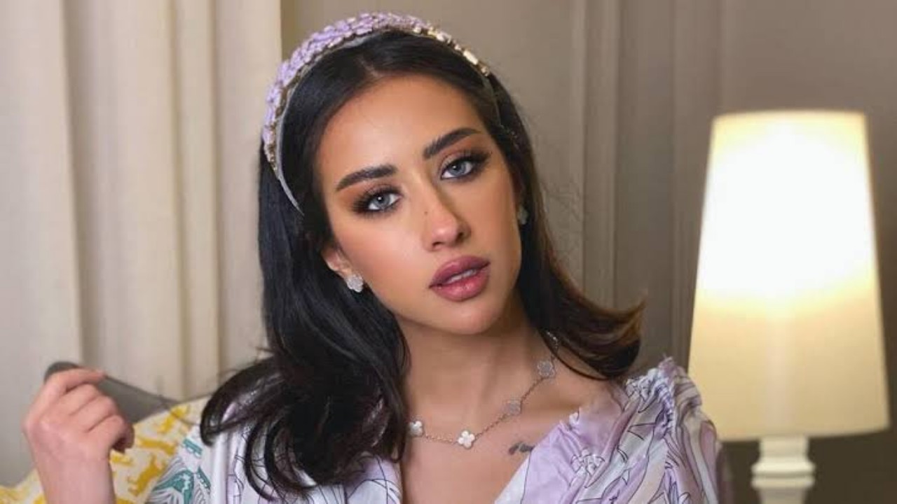 فرح الهادي تُفاجأ بتعليق ابنها &#8220;آدم&#8221; على فستانها.. فيديو