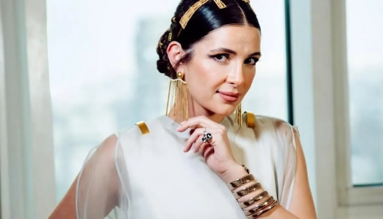 شام الذهبي: حماتي أثرت في أسلوبي وأنا ووالدتي نتبادل الملابس