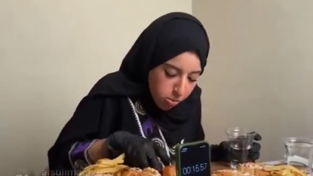رنا مطر ترد على تكذيبها في تحديات الأكل بطريقتها الخاصة&#8230; فيديو