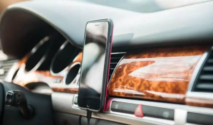 أشياء خطيرة لا تتركها في سيارتك خلال الصيف