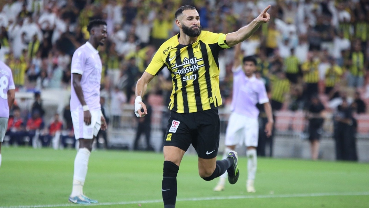 موقف بنزيما من مواجهة الشباب