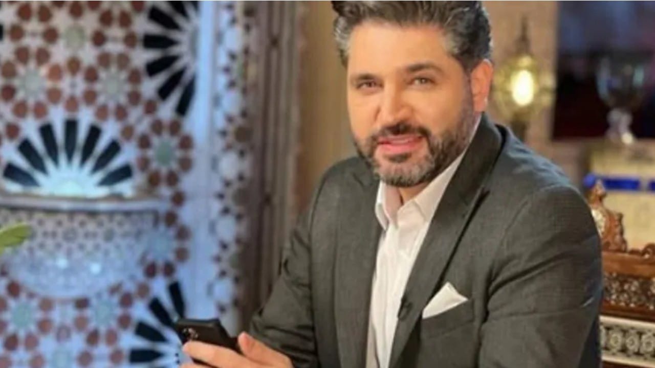 طفل يخطف الأنظار بسؤال مفاجئ لوزير الثقافة السوري.. فيديو
