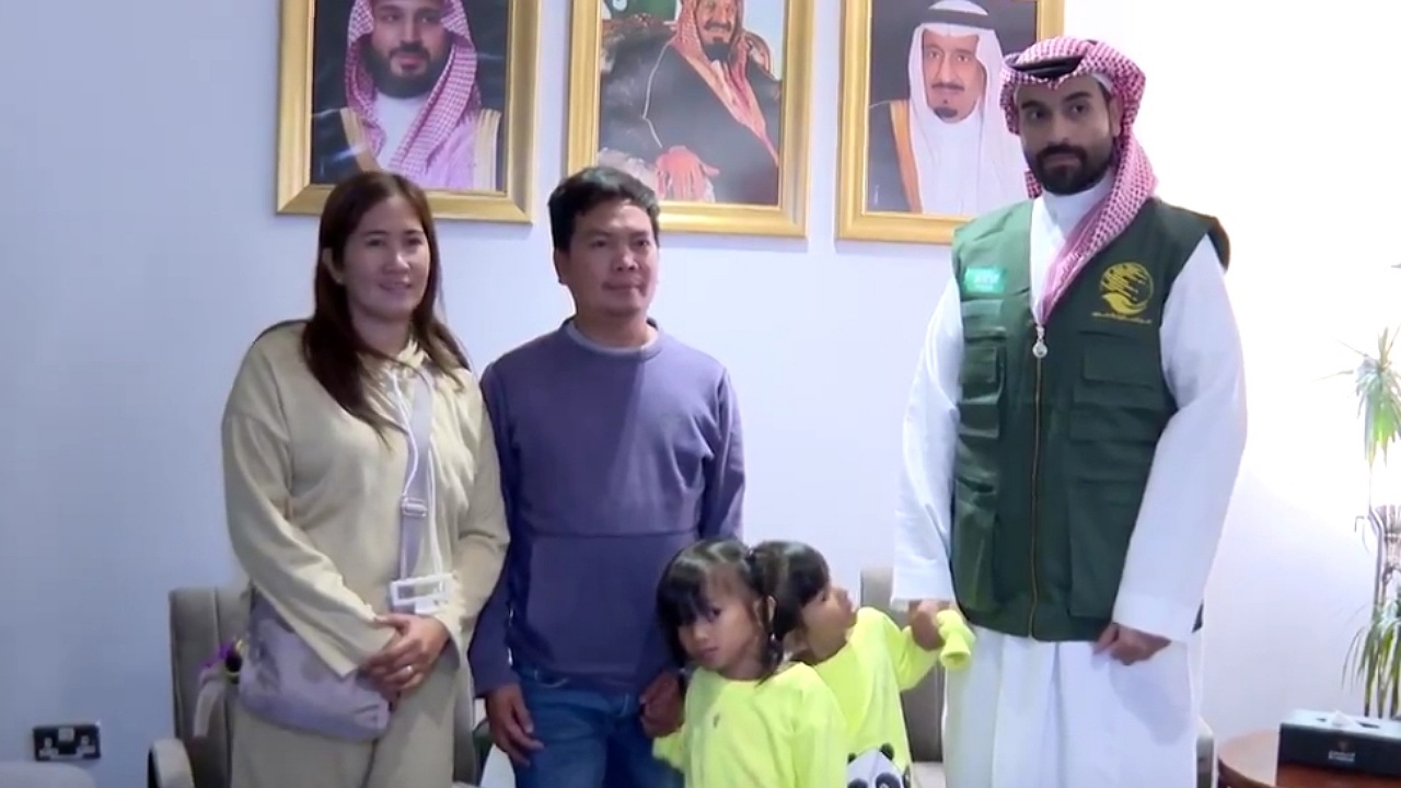 والد التوأم السيامي الفلبيني: ممتنون جدا للمملكة على مساعدتنا .. فيديو