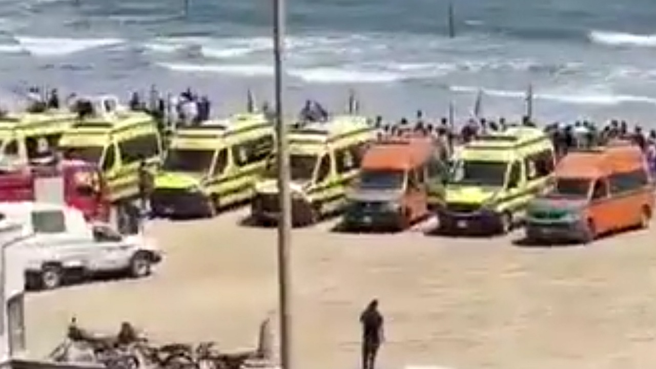 سقوط طائرة تدريب مصرية ومقتل طاقمها&#8230; فيديو