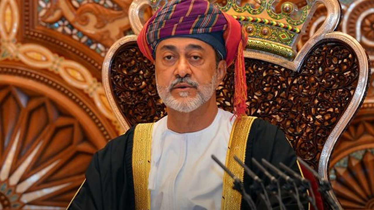 وفاة والدة زوجة السلطان هيثم بن طارق