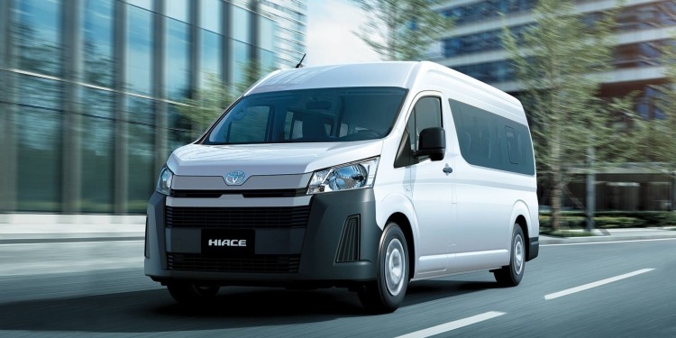 مواصفات وسعر سيارة تويوتا هايس 2025.. صور