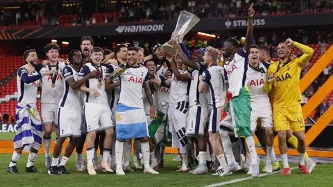 يويفا يعلن عن أجمل أهداف بالدوري الأوروبي