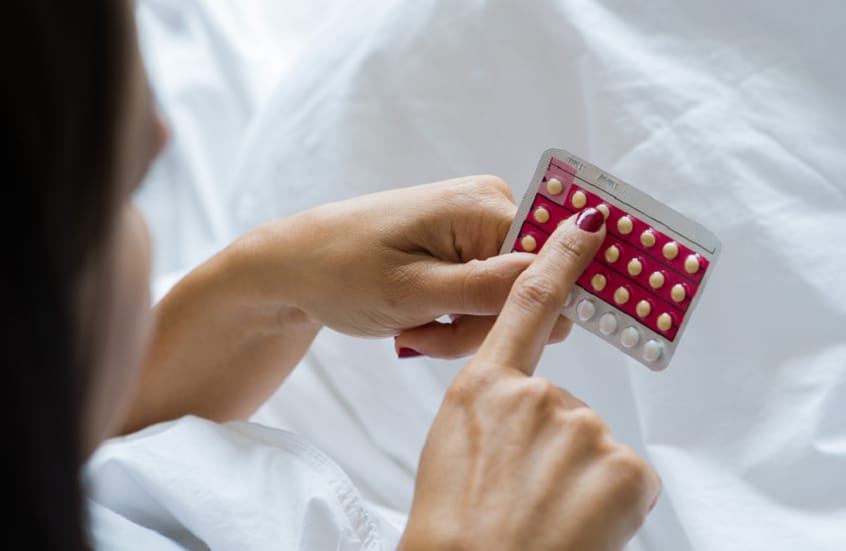 وسيلة منع حمل شائعة قد تعرض النساء لسكتة دماغية مفاجئة