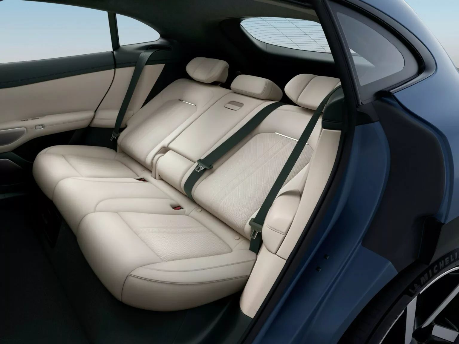 الكشف عن أول سيارة شاومي SUV تشحن في 12 دقيقة .. صور