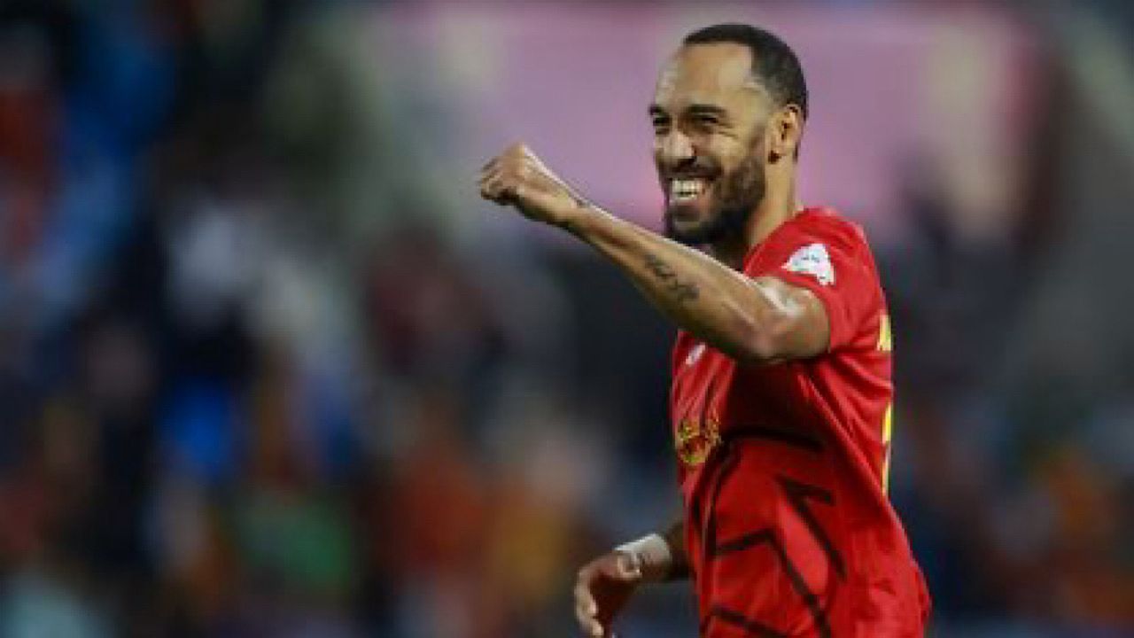 لاعب القادسية يعلق بسخرية على صورة ترتيب دوري روشن بعد تحديثه