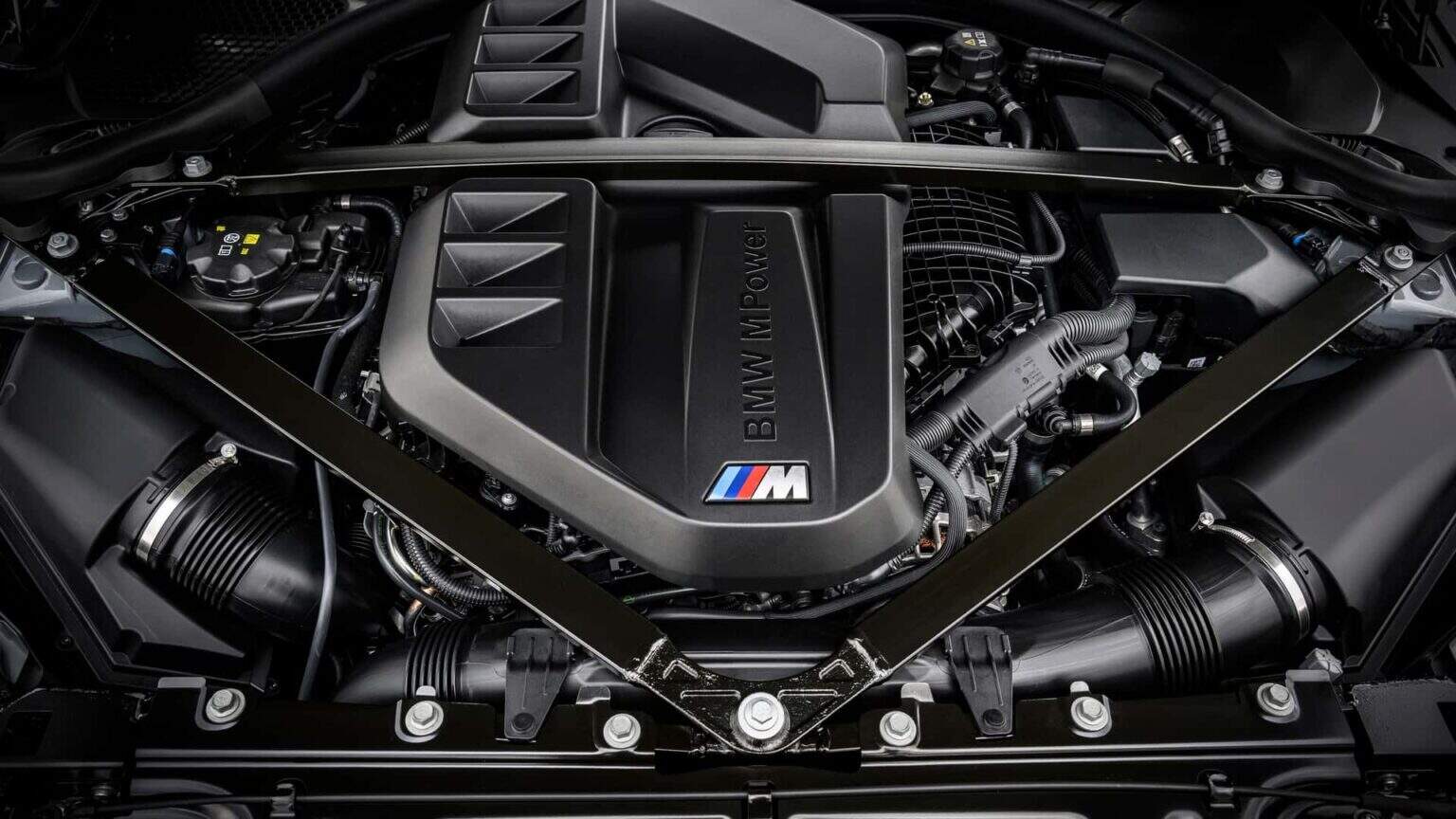 بي إم دبليو تطلق رسميا أقوى نسخة من M2 في تاريخها .. صور