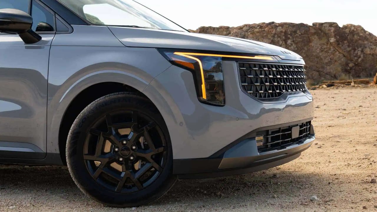 كيا كرنفال 2026 تصل إلى السعودية بأسعار تبدأ من 149 ألف .. صور