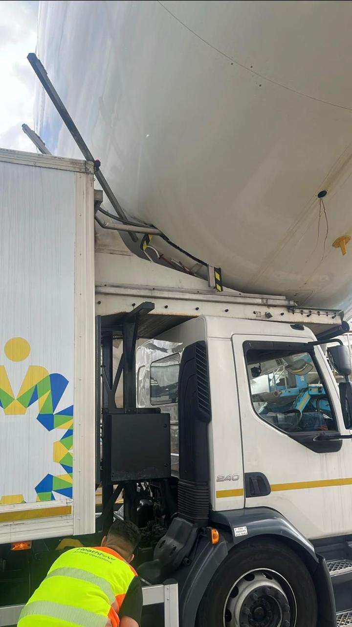 لقطات لطائرة الخطوط السعودية بعد تعرضها لحادث تصادم أرضي