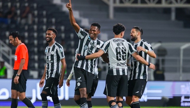 لانس الفرنسي يسعى لضم مهاجم الشباب