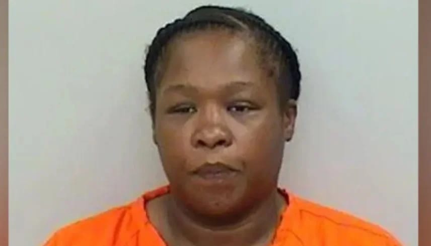 امرأة تترك رجلا يموت دهسا بعدما ضربته بمضرب بيسبول