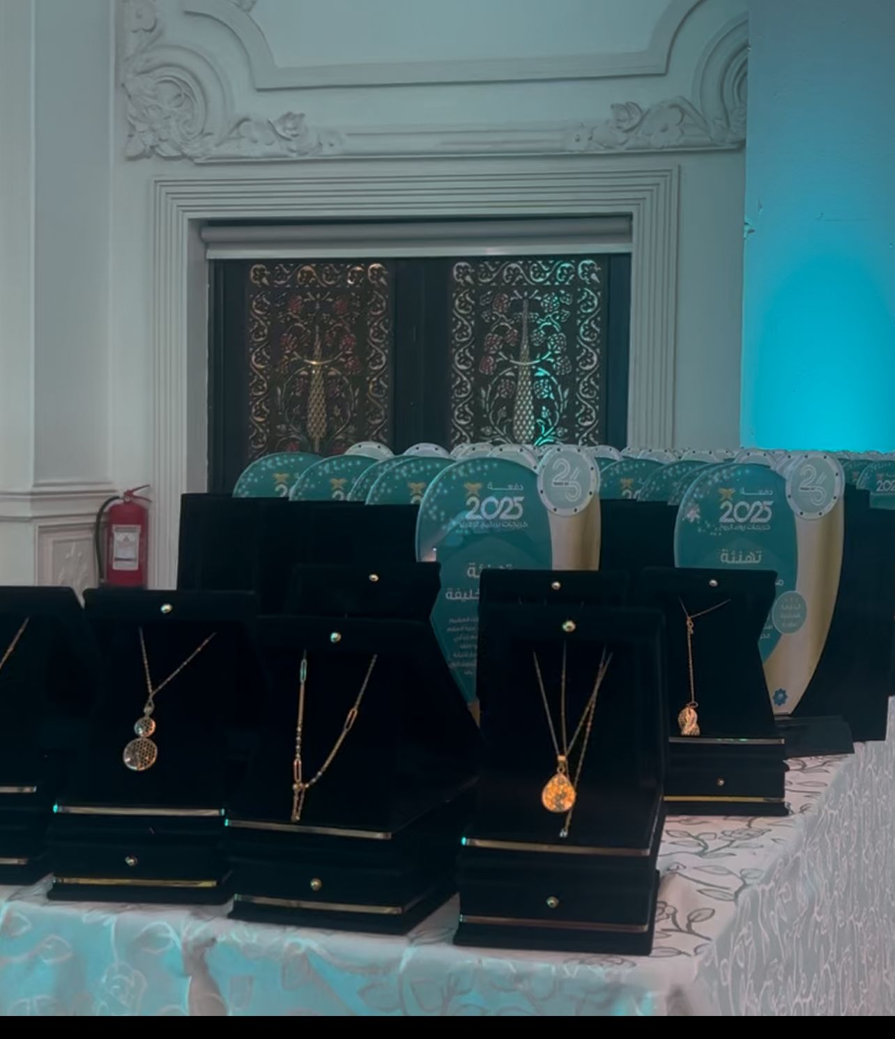 مدارس الرواد العالمية تحتفي بخاتمات ومجازات القرآن الكريم في حفل روحاني مميز.. صور