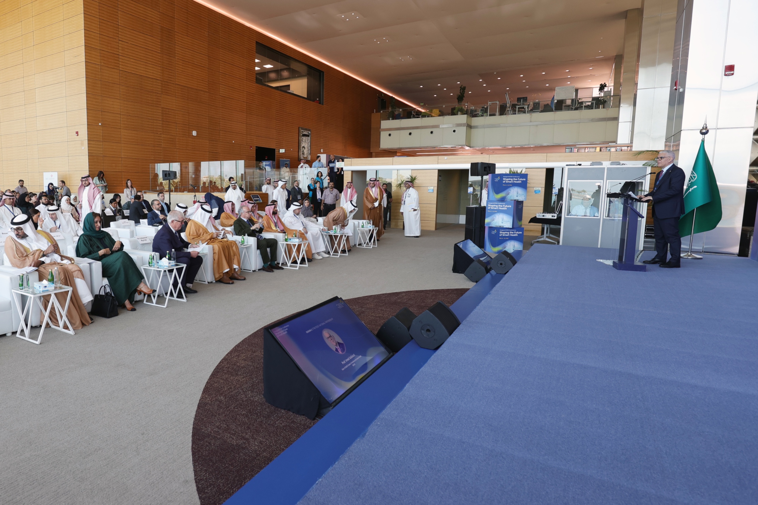 تدشين برنامج الشراكات العلمية العالمية مع أعلى 100 جامعة مع جامعة كاوست.. صور