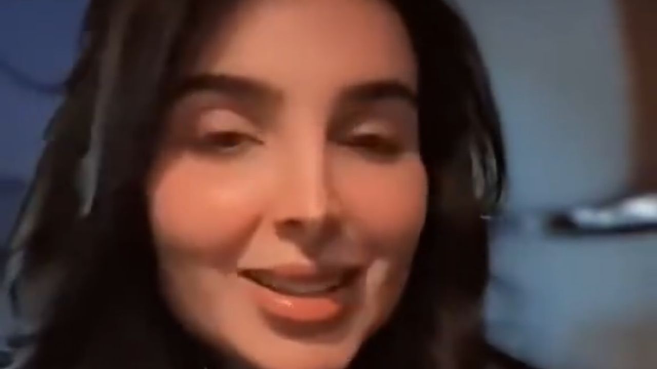 الزهراني لزوجته: الدنيا كلها ورايا ما عدا قدامي إلا صالحة.. فيديو