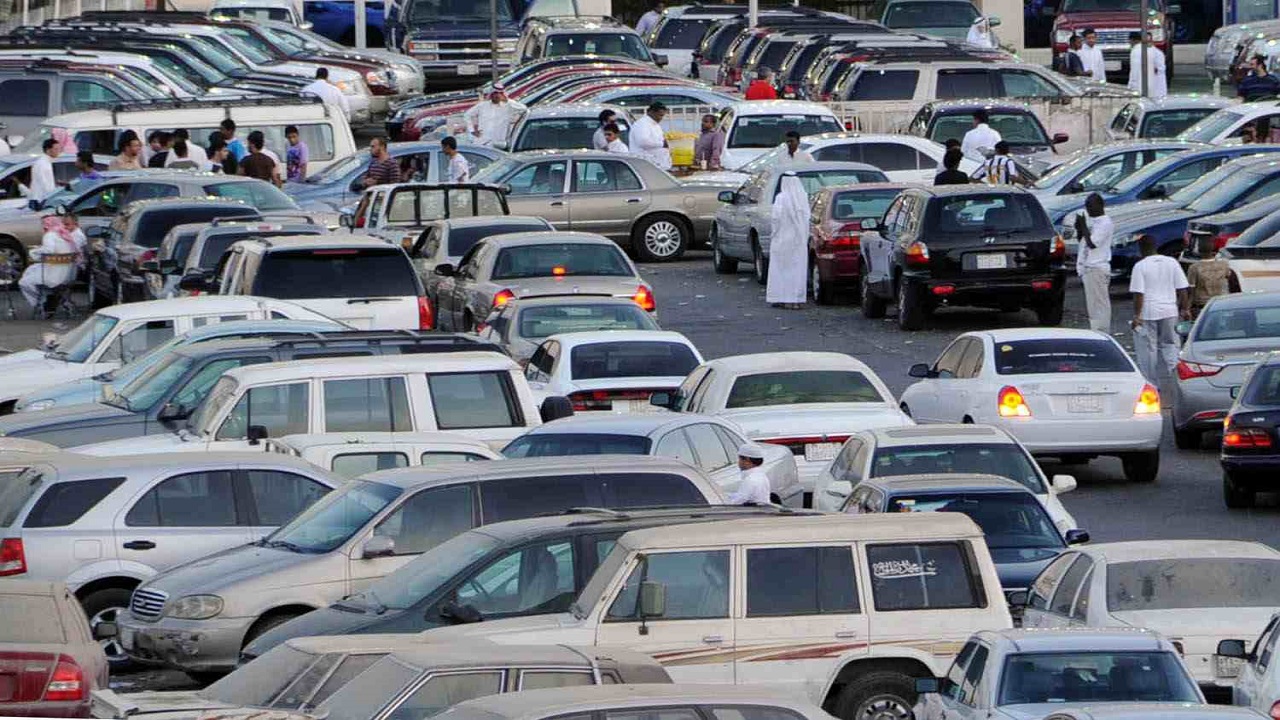 ردود فعل متباينة في الشارع السعودي تجاه رسوم ترمب الجمركية.. فيديو