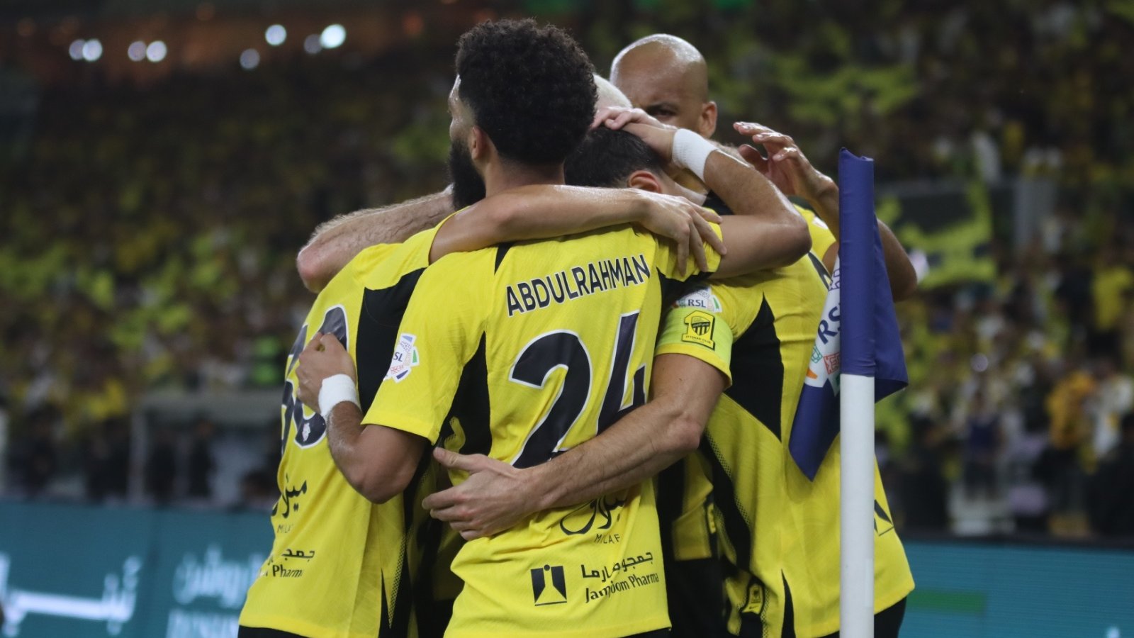 الاتحاد يتغلب على الفيحاء بثلاثية .. صور