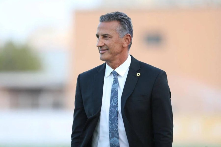 مدرب نيوم ينتقل إلى التعاون