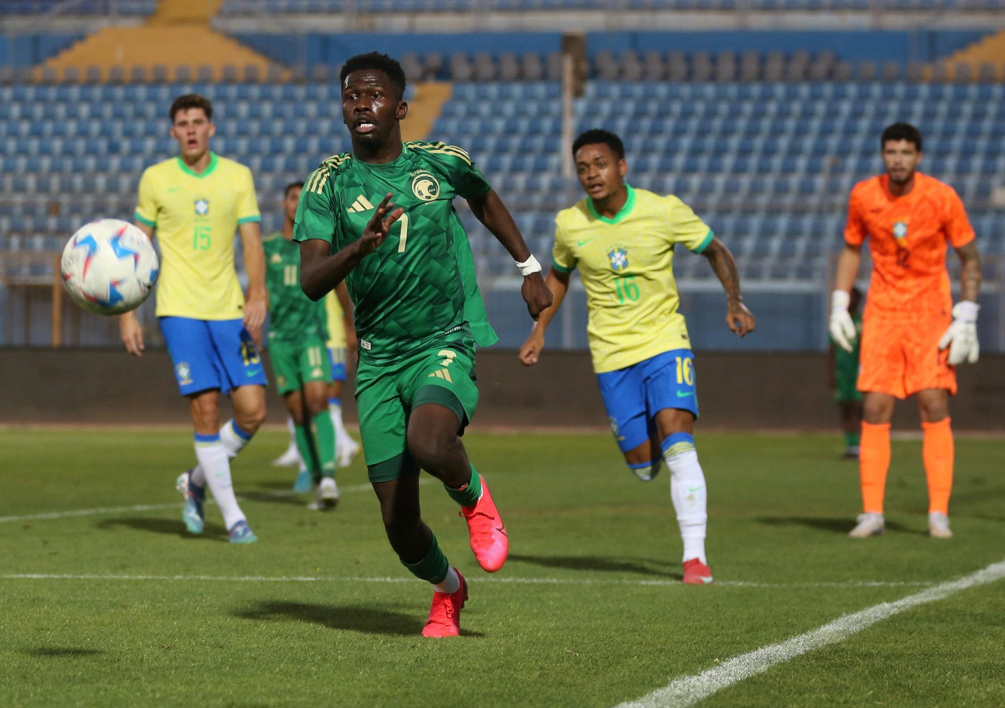 أخضر الشباب يتعادل مع البرازيل في بطولة خوفو الودية الدولية