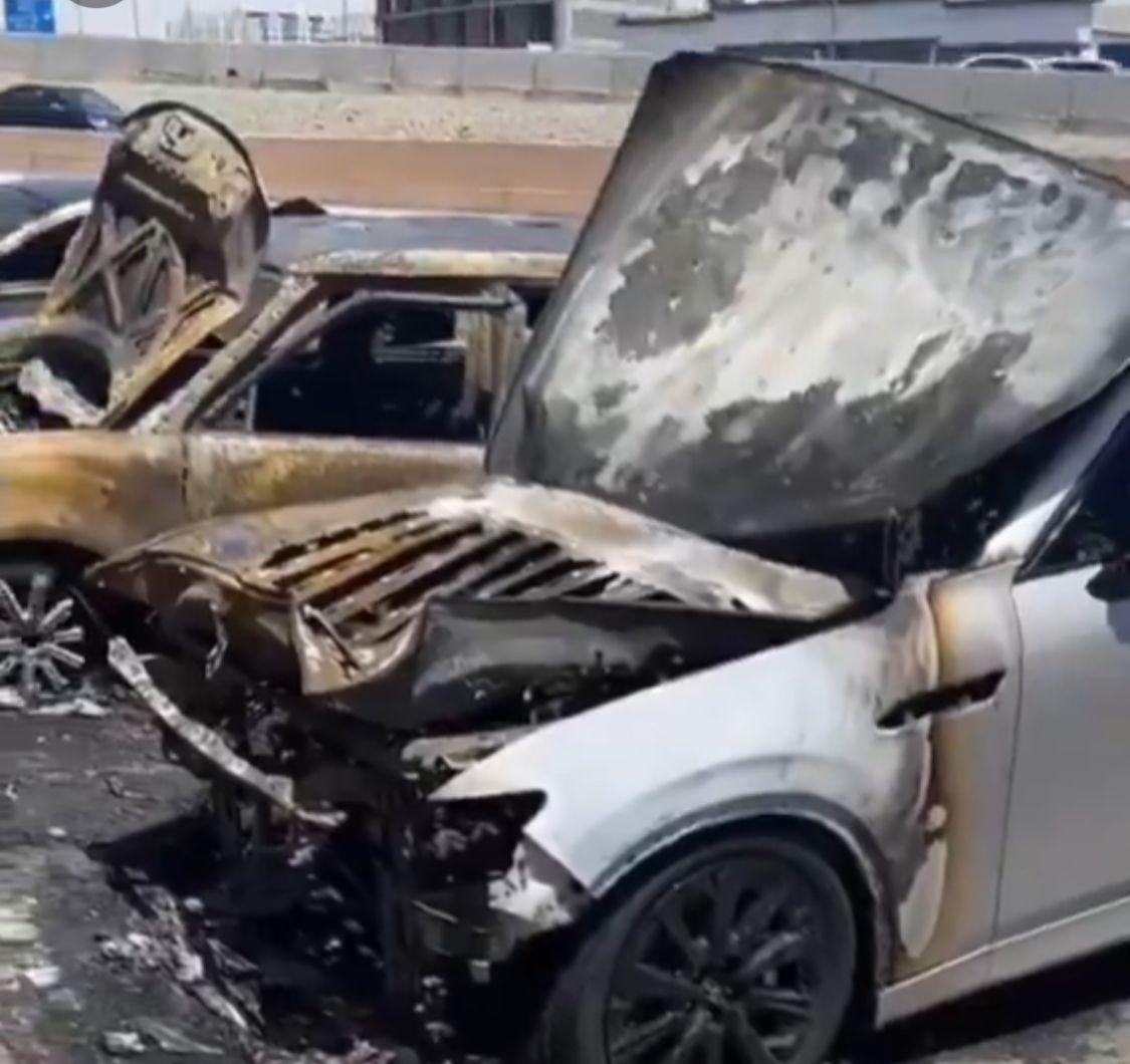 انفجار 4 مركبات بسبب الحرارة في مواقف الدانوب بجدة.. فيديو