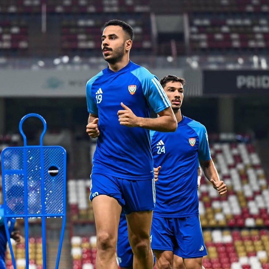 لجنة الانضباط باتحاد الإمارات توقف خالد الظنحاني وسلطان عادل وتستبعدهما من المنتخب