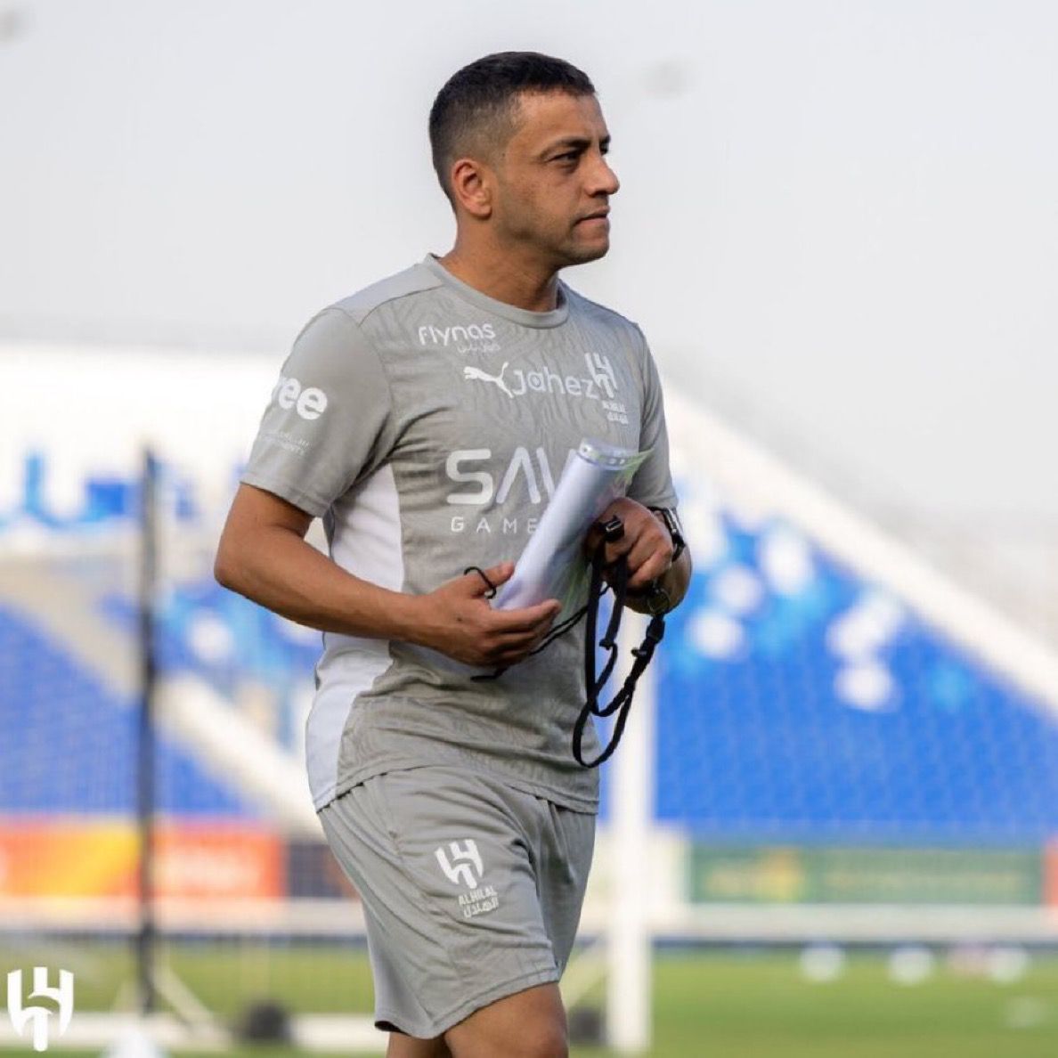 عودة الشلهوب لقيادة تدريبات الهلال تشعل الجدل بين الجماهير