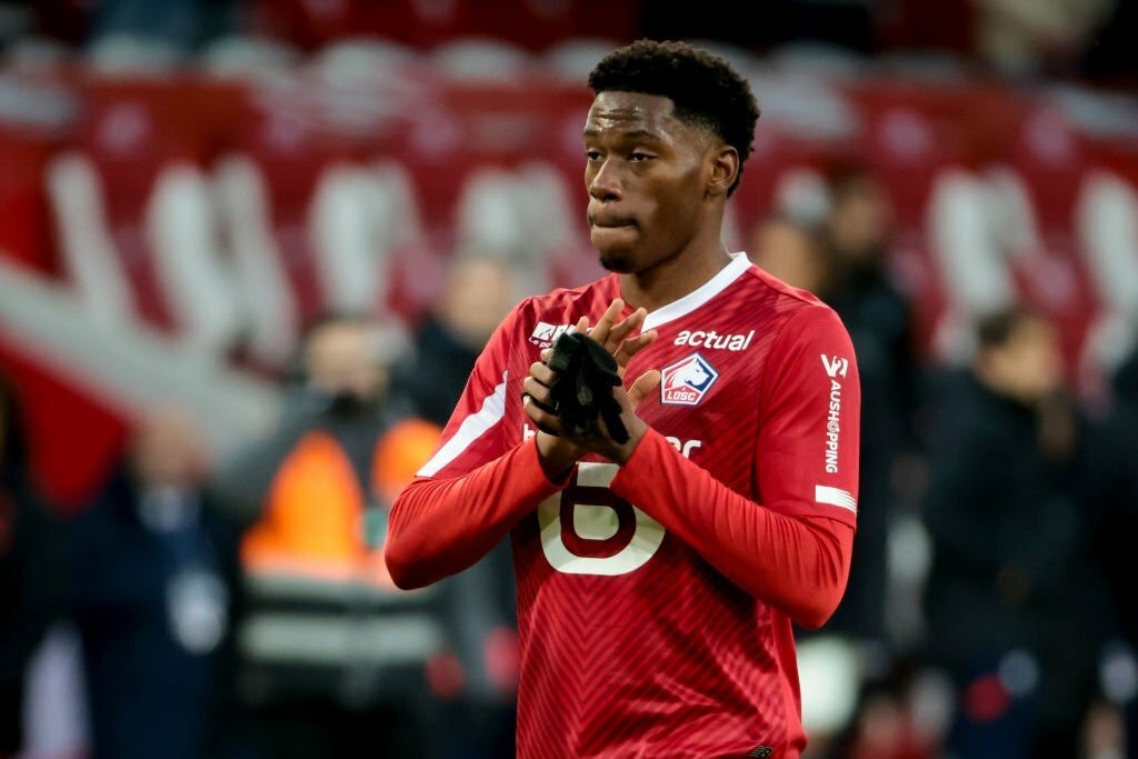 الاتحاد والأهلي يتنافسان على ضم المهاجم الكندي جوناثان ديفيد