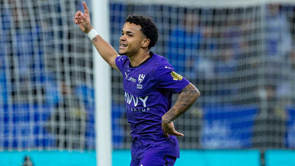 احتفال طريف من كايو مع أبو راسين بعد تأهل الهلال .. فيديو