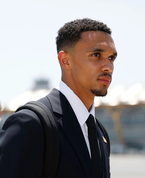 بعثة ريال مدريد تغادر إلى أمريكا .. صور