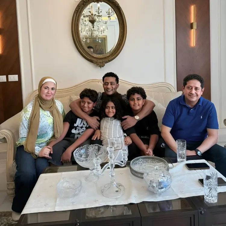 محمد رمضان يعلن الصلح مع أسرة الطفل المعتدى عليه من قبل نجله.. صور