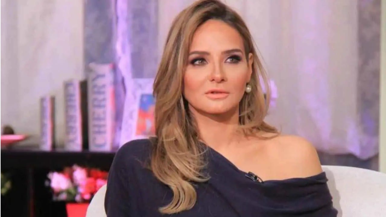 سالي شاهين تكشف عن لقطة نادرة جمعتها بدونالد ترامب