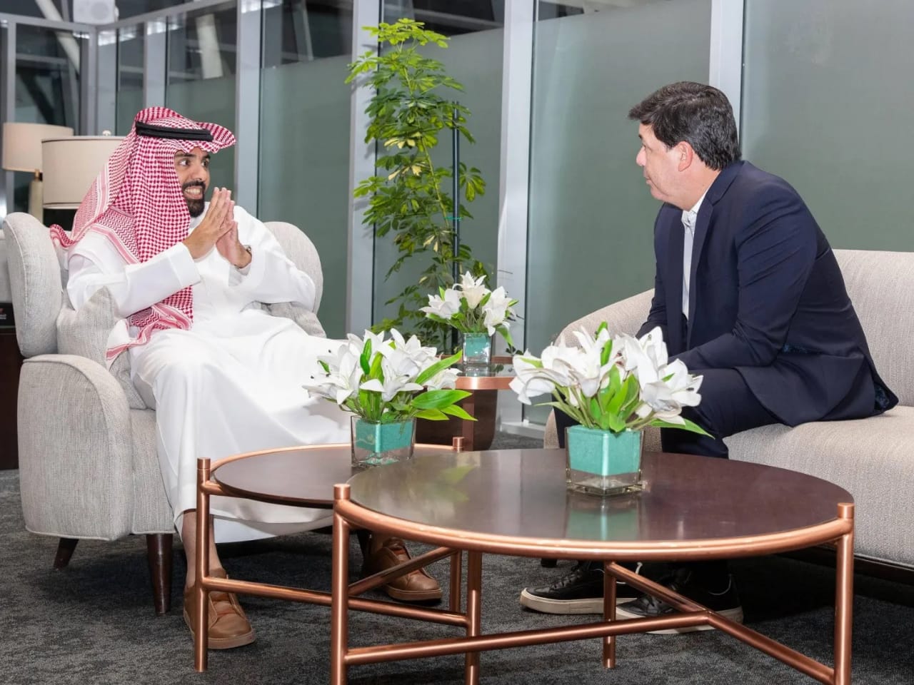 إقالة الرئيس التنفيذي لنادي نيوم أليكس ليتاو