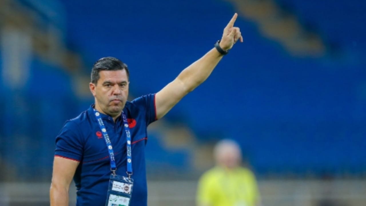 الخلود يتعاقد مع الروماني كوزمين كونترا