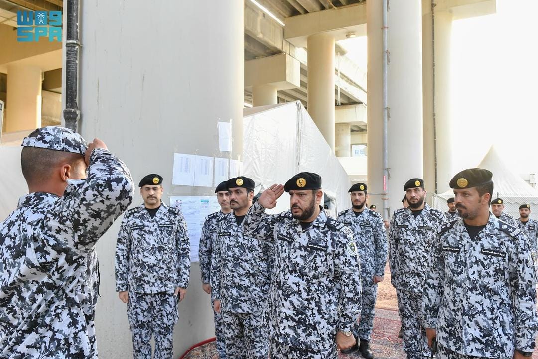 اللواء الدعيج يتفقد مراكز كلية الملك فهد الأمنية في المشاعر المقدسة