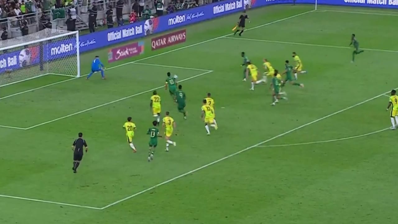 لحظة إهدار سالم الدوسري ركلة الجزاء ضد أستراليا .. فيديو